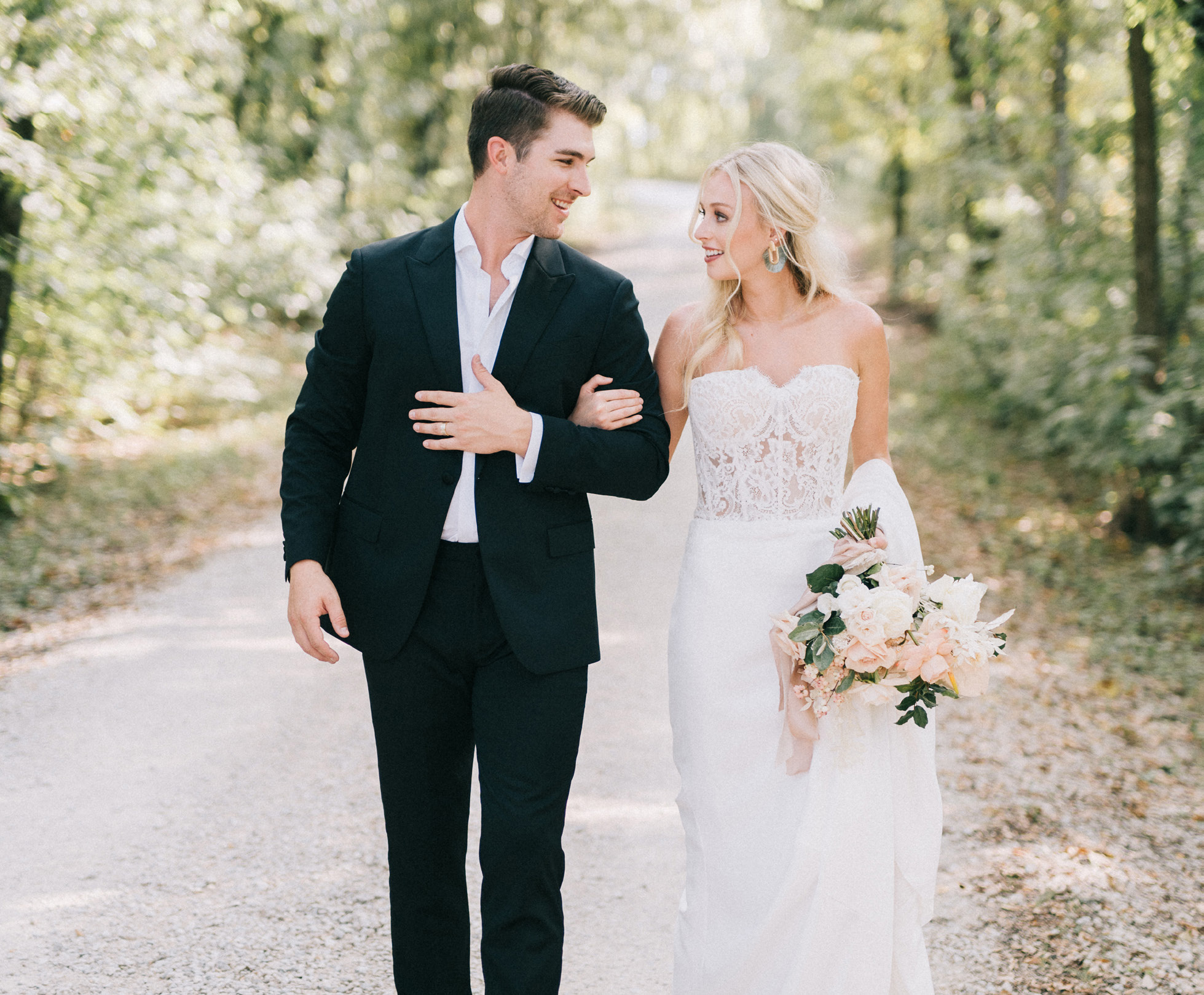This Soft Boho Wedding’s Neutral Hues are Ideal for Any Season
