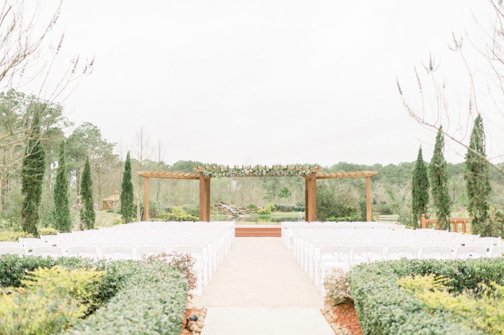 tuscan courtyard outdoor ceremony