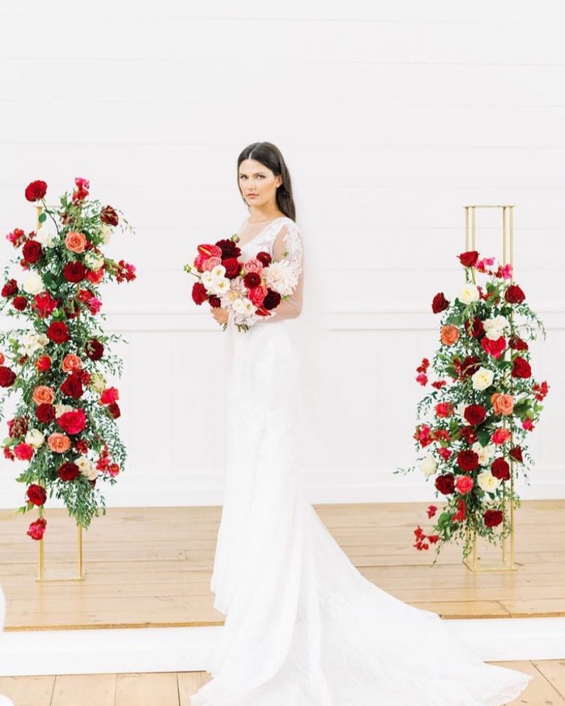 Friday I'm in love ? Okay, but really, we are in love with this elegant bridal look captured by haydenjordanphoto!
