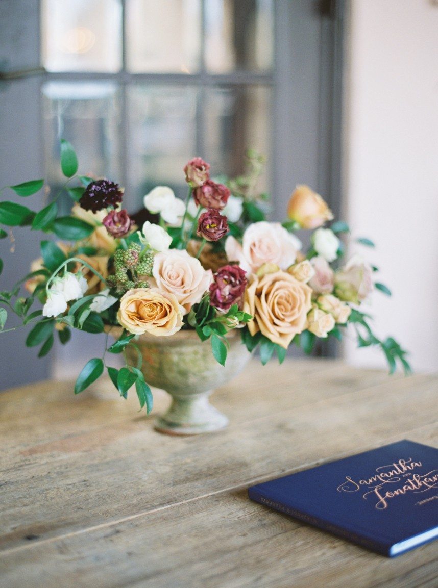 brassy and blue wedding walkthrough with houston wedding planner jennifer laura design
