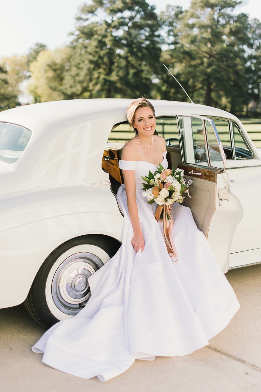 The Ultimate Guide to Wedding Transportation