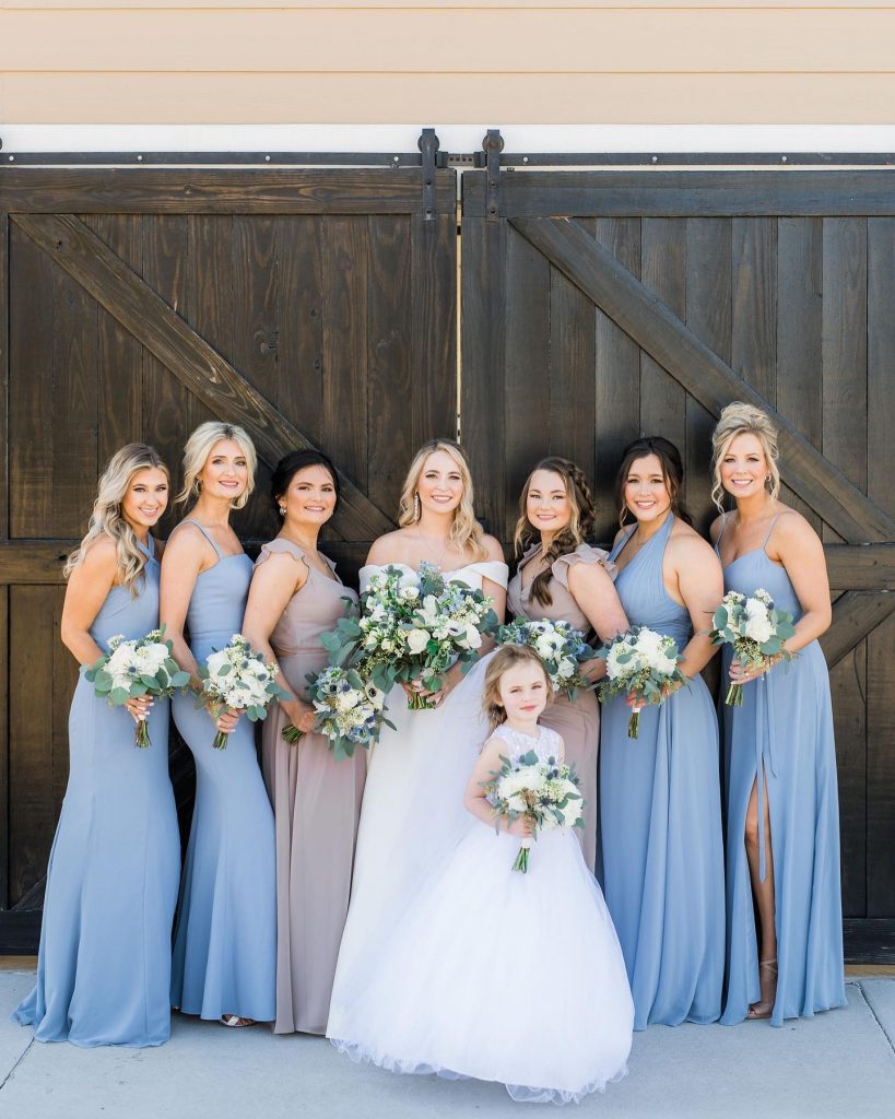 Floral-filled and family-focused, Ashlee + Omar's modern farmhouse wedding had us feeling blue, but like, in a good way?⁠⁠ ⁠⁠