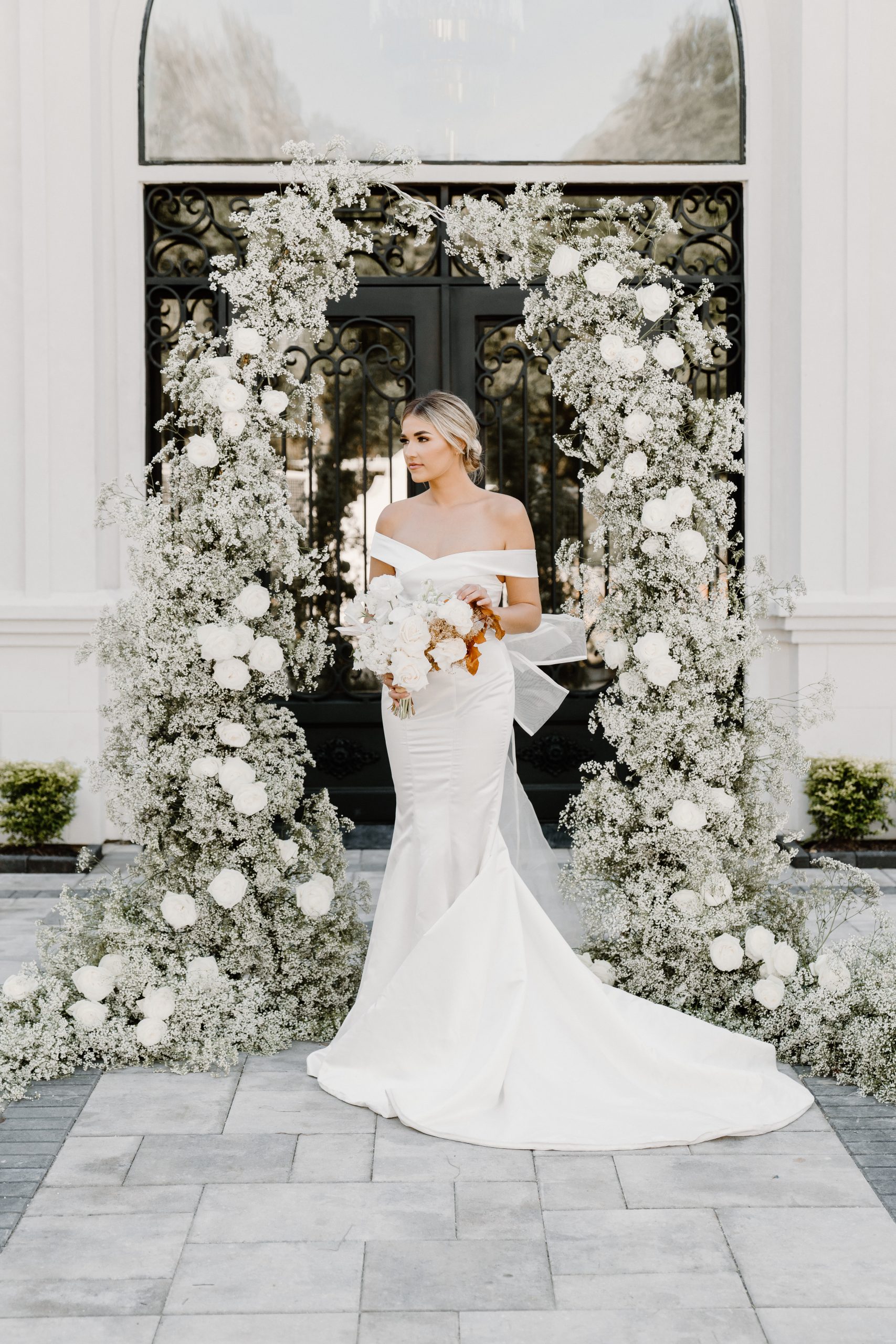 Refined Black + White Weddingscape for the Modern Sophisticate