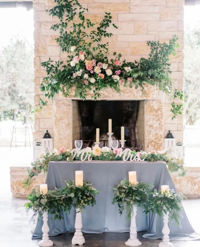 It's #NationalDrinkWineDay, so you know we had to share this winery wedding inspo! While scrolling through jrichterevents breezy day, curl