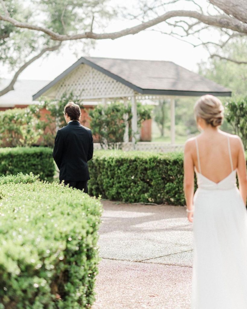 A moment that will be cherished forever! These pictures captured by racheldriskell⁠ are at the perfect angle to show this