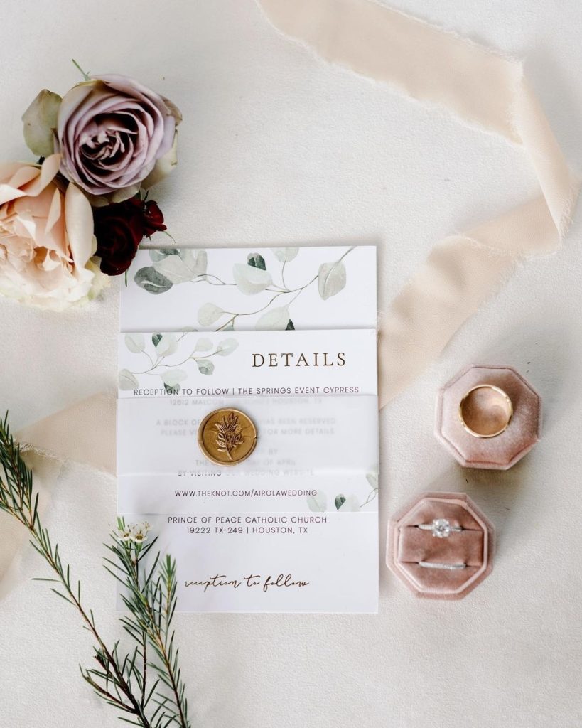 An eye-catching invitation suite design for that minimalistic, classic bride! The combination of soft style with the stunning wax seal