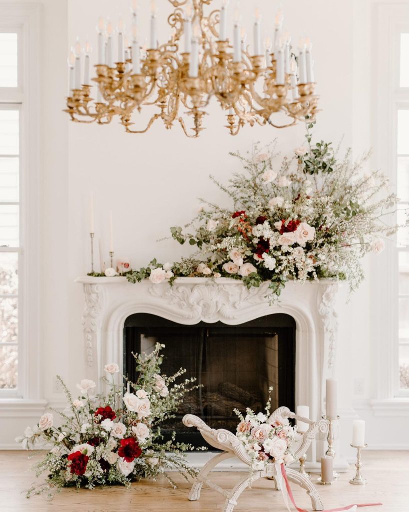 Happy #December! The holiday season was the star of this wedding inspiration and we have been dying to reminisce on