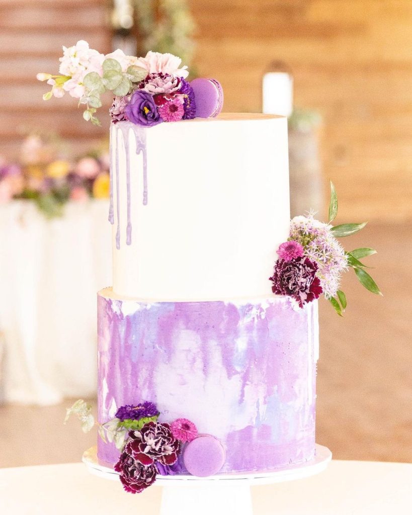 If your favorite Disney princess is Repunzel, this wedding cake is for you! This cake by marblelouscakes was inspired by