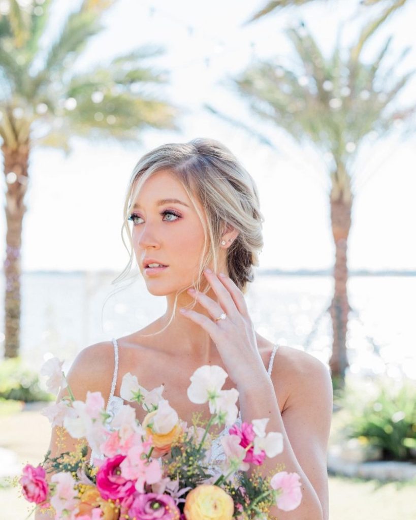 Who doesn’t love a bronze bridal look by brittanyblanchardmakeupartist — forever timeless, polished, subtle, + yet elevated! ✨⁠ •⁠ •⁠