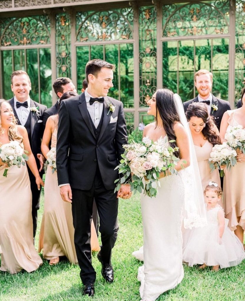 We have been loving the greenhouse wedding trend lately, and this moonstruckeventstx wedding is the perfect execution of it!! Sofia