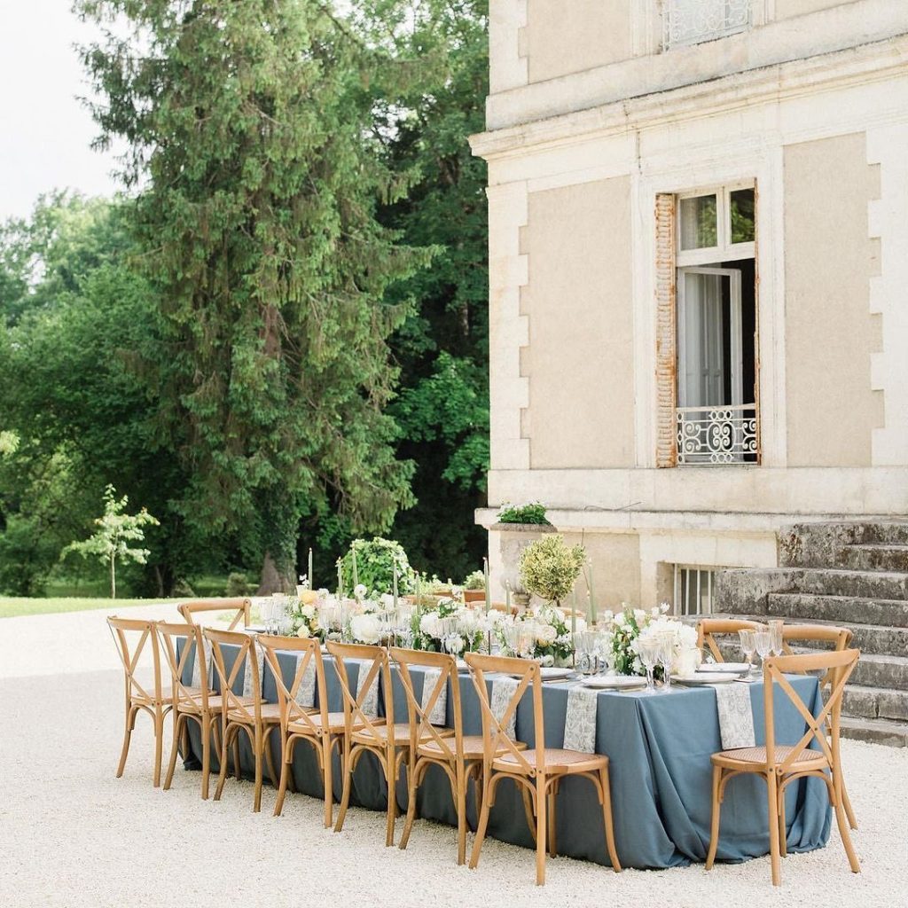 Garden inspired table-scapes are making a come back, and bbjlatavola is staying on top of the trends!⁠ ?⁠ •⁠ •⁠