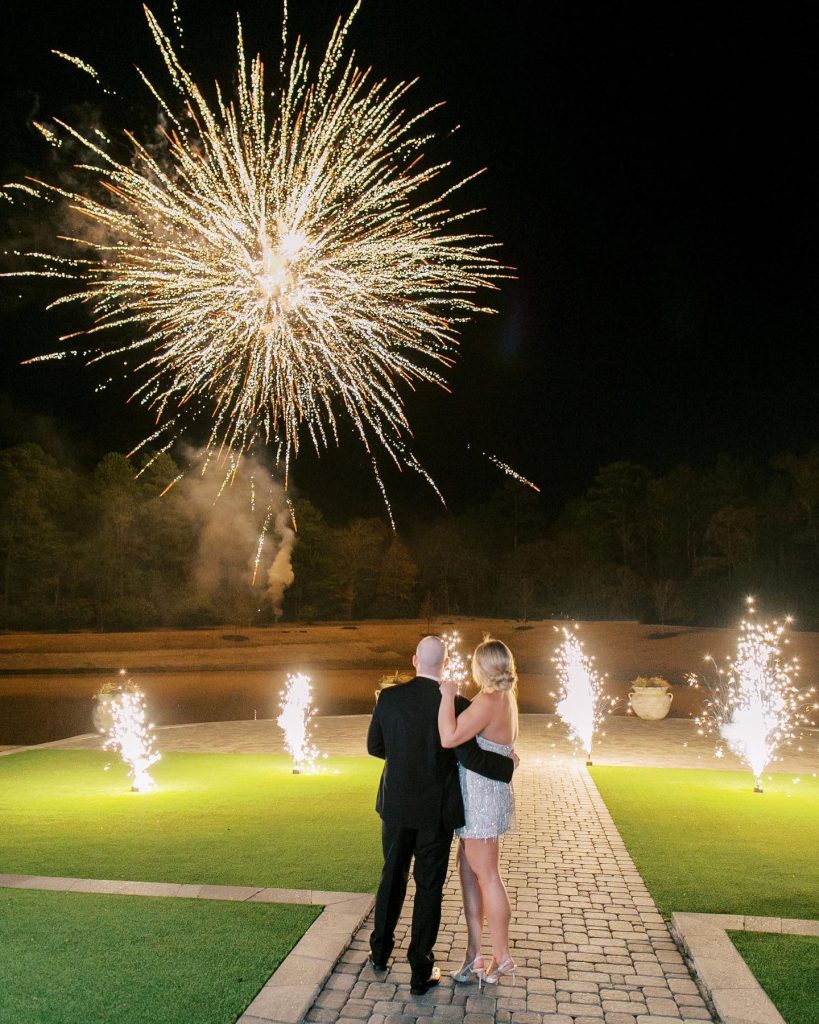 Sydney + Clay had an NYE wedding and wanted to bring all their guests outside to countdown until midnight. The