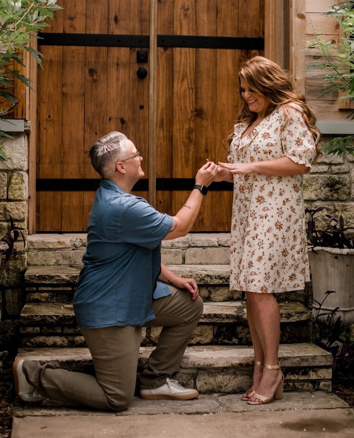 The best kind of before + after: proposal to wedding day! 🤩⁠ •⁠ •⁠ Brides of Houston FEATURED vendors:⁠ Photographer: