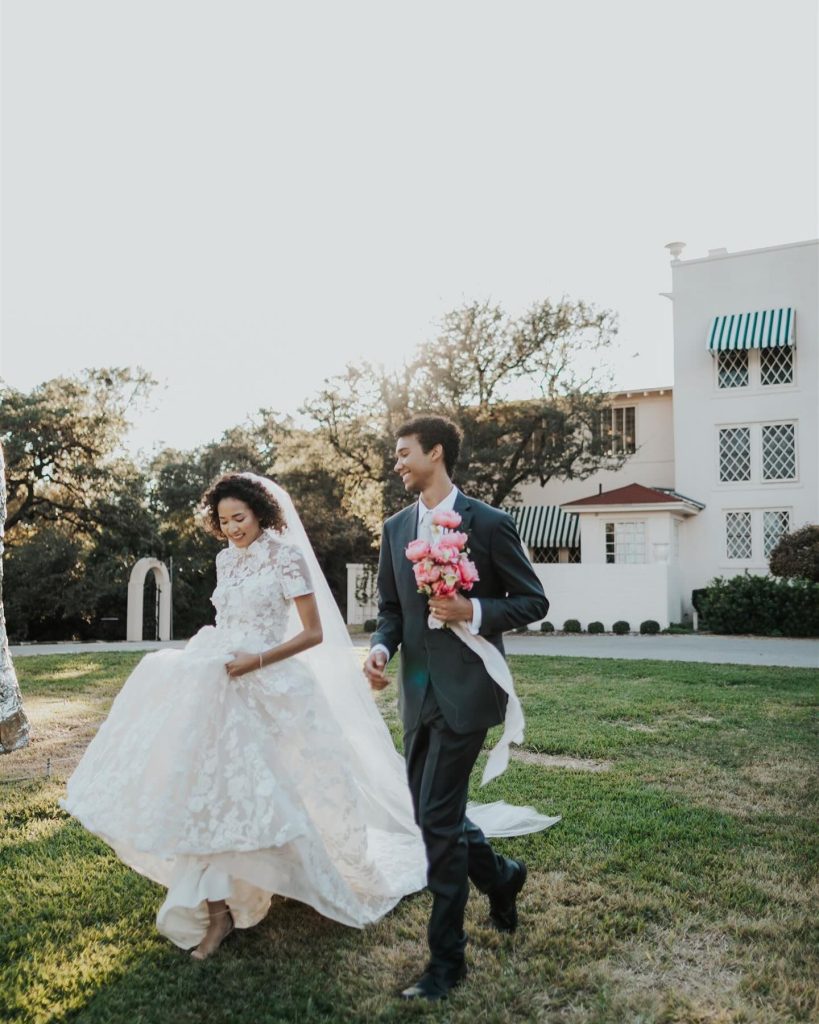 A whimsical and chic celebration beautifully captured by the one-and-only rkm_photography_⁠, your go-to Houston photographer for enchanting moments✨📸 ⁠ •⁠