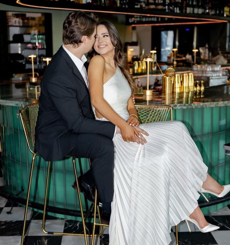 Cheers to fun, playful, and classy bar photos! allyjoephotography nailed this engagement session, capturing the couple’s vibe perfectly! 🍸 ⁠