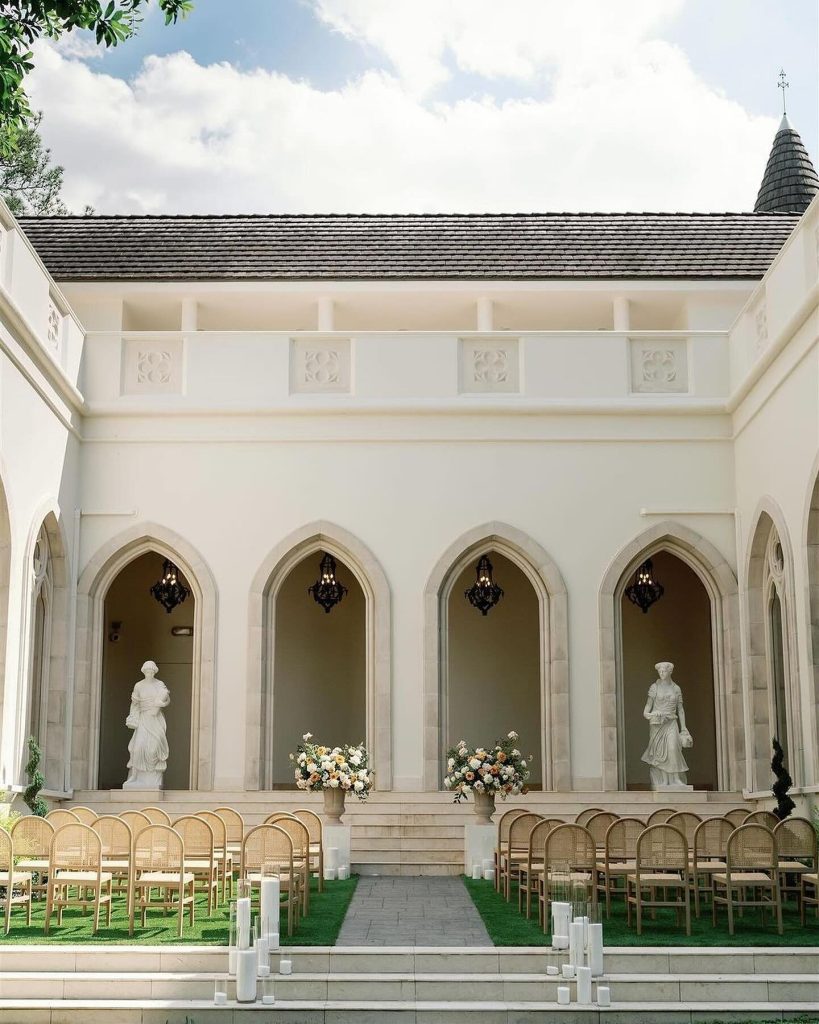 Have you seen this new luxury wedding venue? It’s a beautiful French-inspired estate tucked in a forested corner of Northwest